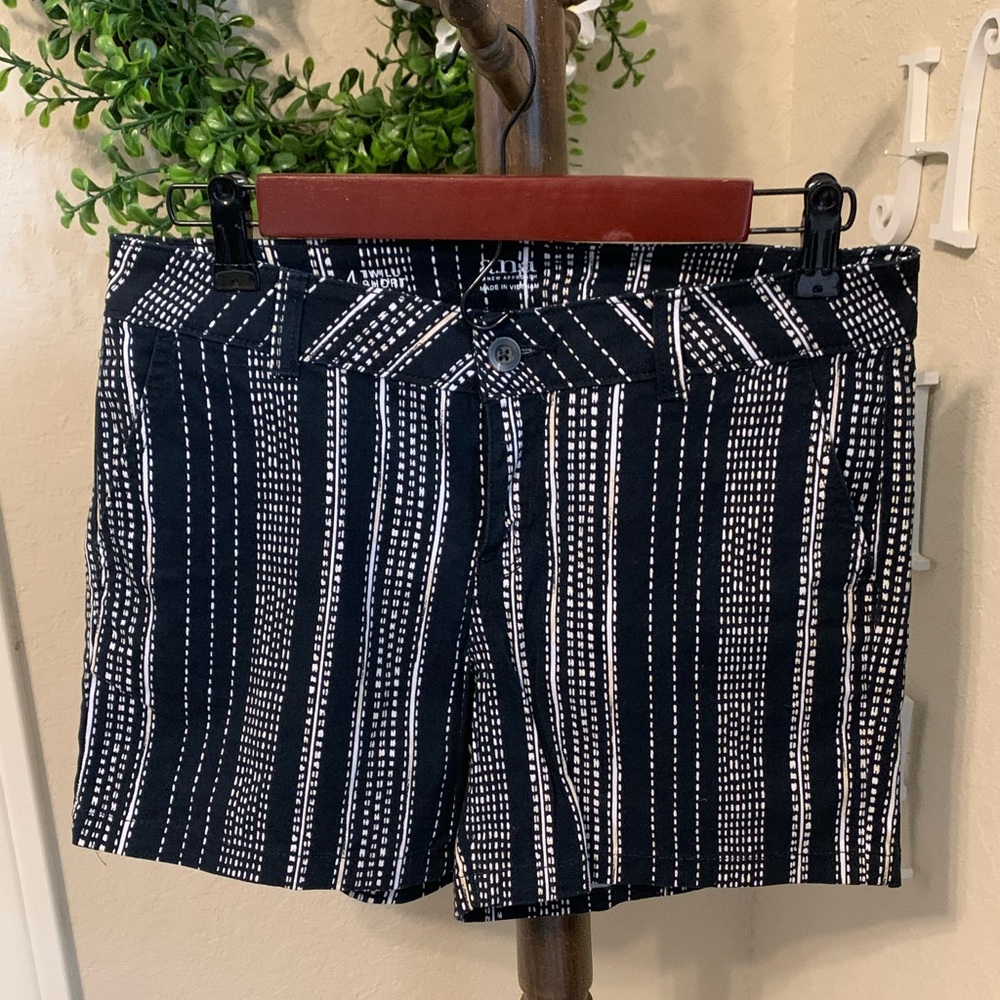 a.n.a brand, size 4